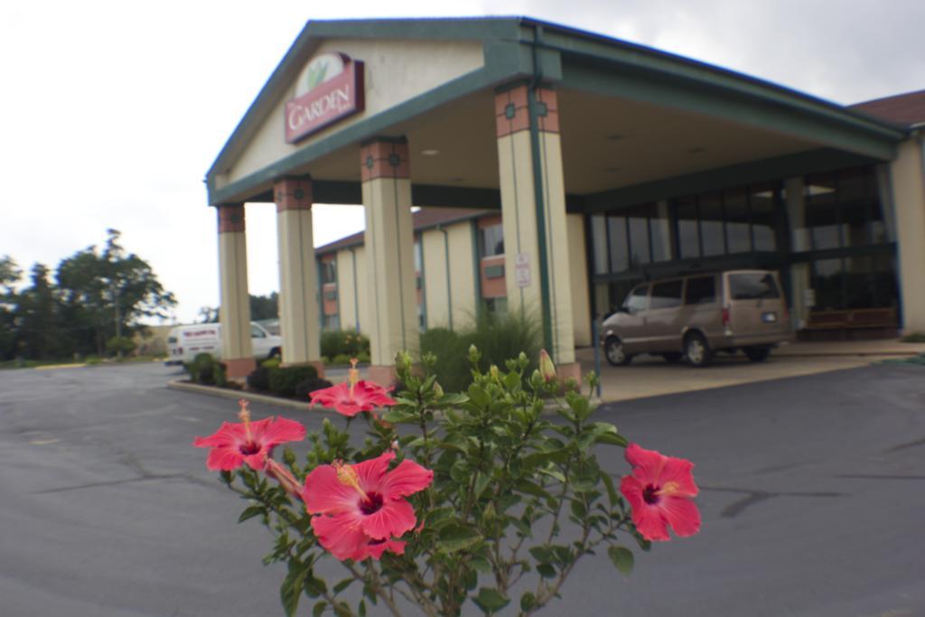 The Garden Inn Elkhart Exterior foto